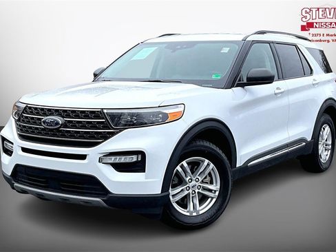 Used 2023 Ford Explorer XLT w/ Equipment Group 202A image 3