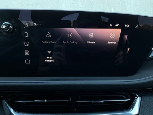 Used 2025 Buick Envista Sport Touring image 28