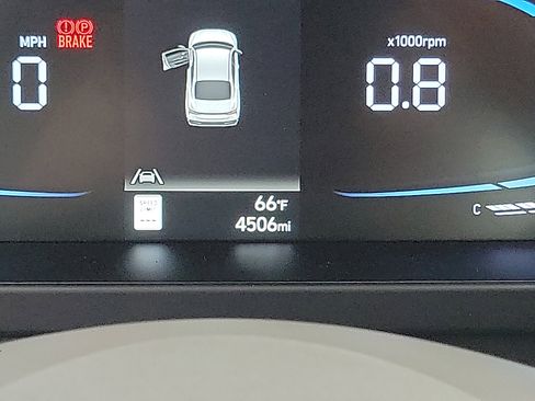 Certified 2025 Hyundai Elantra Sport image 8