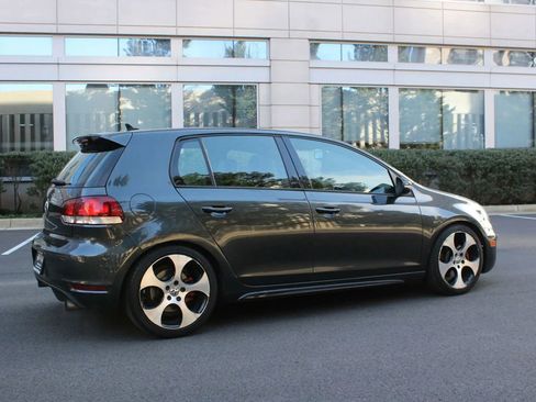 Used 2010 Volkswagen GTI 4-Door image 7