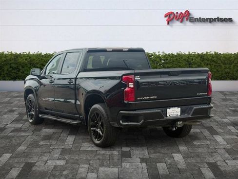 Used 2025 Chevrolet Silverado 1500 Custom RWD image 2