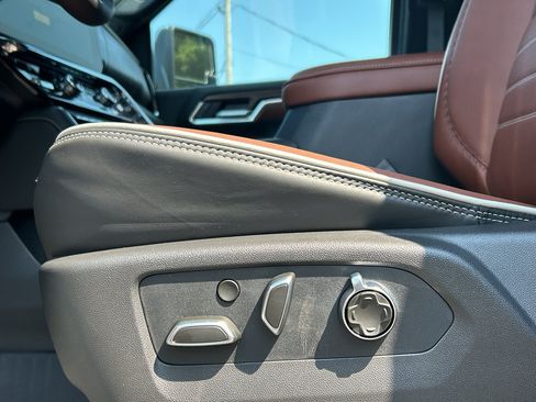 New 2026 GMC Sierra 2500 Denali Ultimate w/ LPO, Black Badging Package AWD/4WD image 17