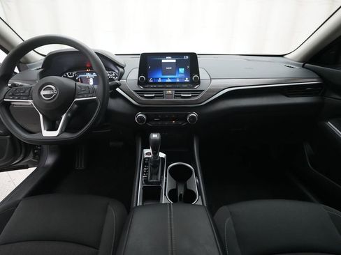 Certified 2024 Nissan Altima 2.5 SV FWD image 5