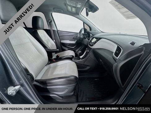 Used 2018 Chevrolet Trax LT w/ Driver Confidence Package image 26