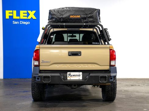 Used 2017 Toyota Tacoma 4x4 Double Cab image 4