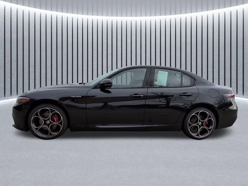 Used 2024 Alfa Romeo Giulia Veloce AWD/4WD image 15