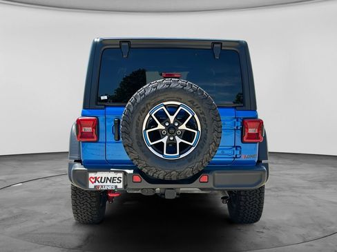 Used 2024 Jeep Wrangler Unlimited Rubicon w/ Technology Group AWD/4WD image 8