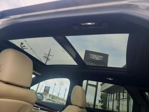 Used 2019 Cadillac XT5 Luxury AWD/4WD image 12