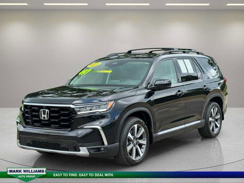 Used 2025 Honda Pilot Elite image 7