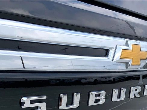 Used 2024 Chevrolet Suburban Premier image 28