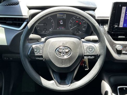 Used 2025 Toyota Corolla LE FWD image 11