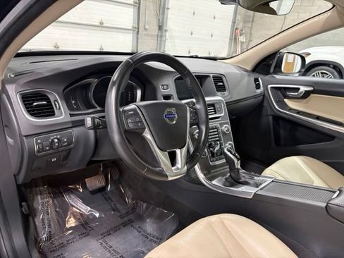 Used 2016 Volvo S60 T5 Premier w/ Convenience Package FWD image 11