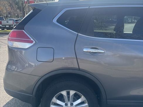 Used 2016 Nissan Rogue SV image 17