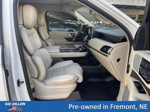 Used 2021 Lincoln Navigator Reserve w/ Luxury Package AWD/4WD image 19