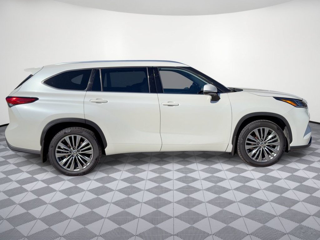 Used 2021 Toyota Highlander Platinum AWD/4WD image 8