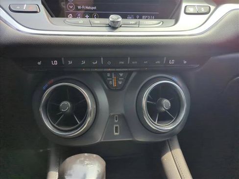 Used 2020 Chevrolet Blazer LT FWD image 12