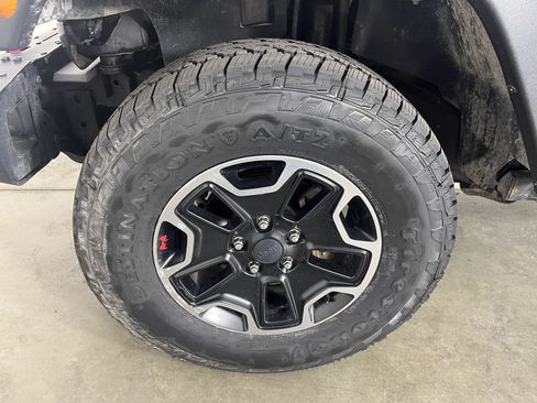 Used 2017 Jeep Wrangler Unlimited Rubicon AWD/4WD image 23