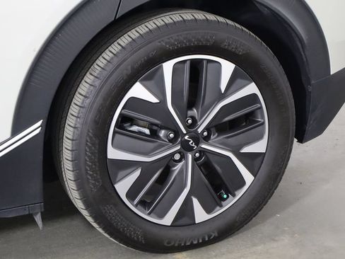 Used 2024 Kia EV6 Light RWD image 40