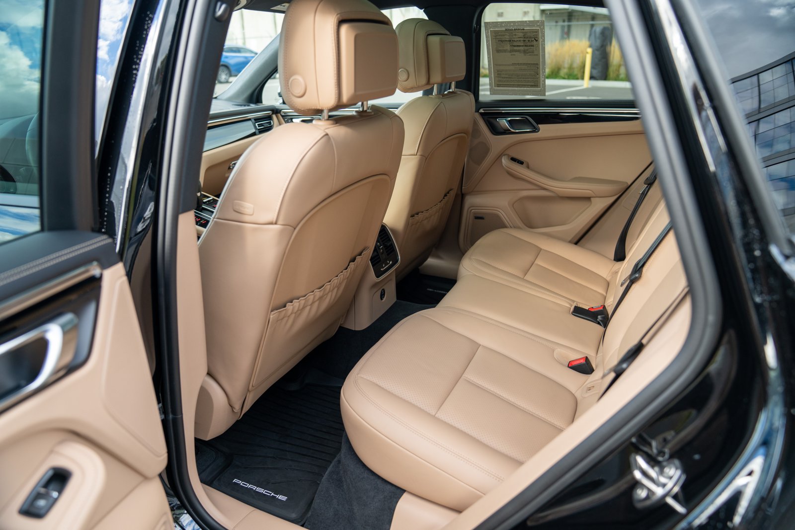 Certified 2026 Porsche Macan AWD/4WD image 23