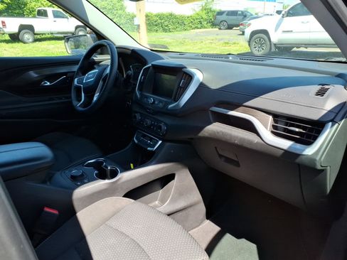 Used 2022 GMC Terrain SLE w/ Driver Convenience Package FWD image 10