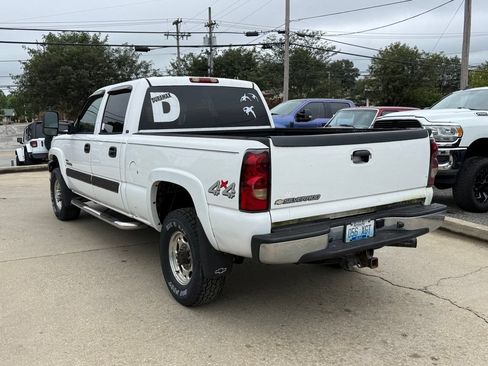 Used 2006 Chevrolet Silverado 2500 LT w/ Skid Plate Package AWD/4WD image 9