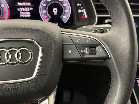Used 2023 Audi Q8 Prestige AWD/4WD image 27