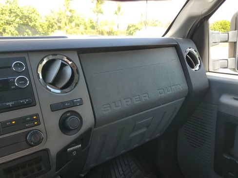 Used 2011 Ford F250 XLT w/ XLT Interior Pkg RWD image 30