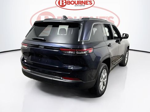 Used 2023 Jeep Grand Cherokee Limited AWD/4WD image 11
