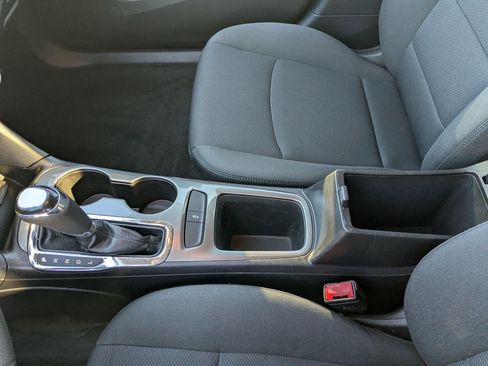 Used 2017 Chevrolet Cruze LT w/ Convenience Package image 28