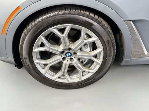 Used 2023 BMW X7 xDrive40i w/ Premium Package image 38