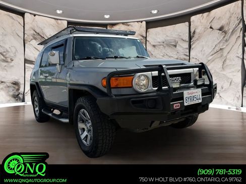 Used 2014 Toyota FJ Cruiser 4WD w/ Upgrade Package image 1