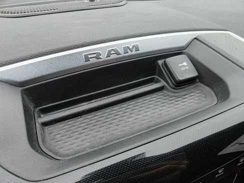 Used 2019 RAM 1500 Laramie w/ Sport Appearance Package AWD/4WD image 28