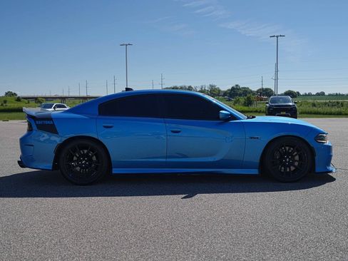 Used 2018 Dodge Charger R/T RWD image 5