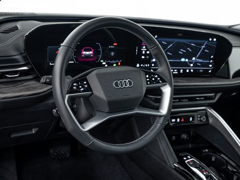 Used 2025 Audi Q5 Premium Plus w/ Premium Plus AWD/4WD image 10