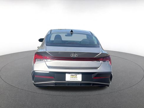Used 2025 Hyundai Elantra SEL FWD image 17