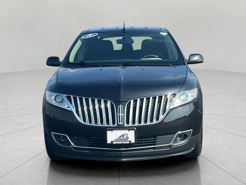 Used 2013 Lincoln MKX AWD image 2