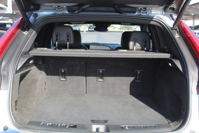 Used 2025 Cadillac XT4 Premium Luxury FWD image 6