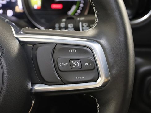 Used 2022 Jeep Wrangler Unlimited Sahara w/ Cold Weather Group image 39