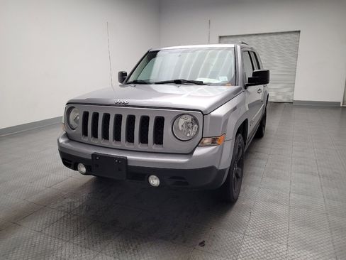 Used 2017 Jeep Patriot Latitude FWD image 15