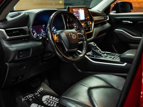 Used 2020 Toyota Highlander XLE image 9