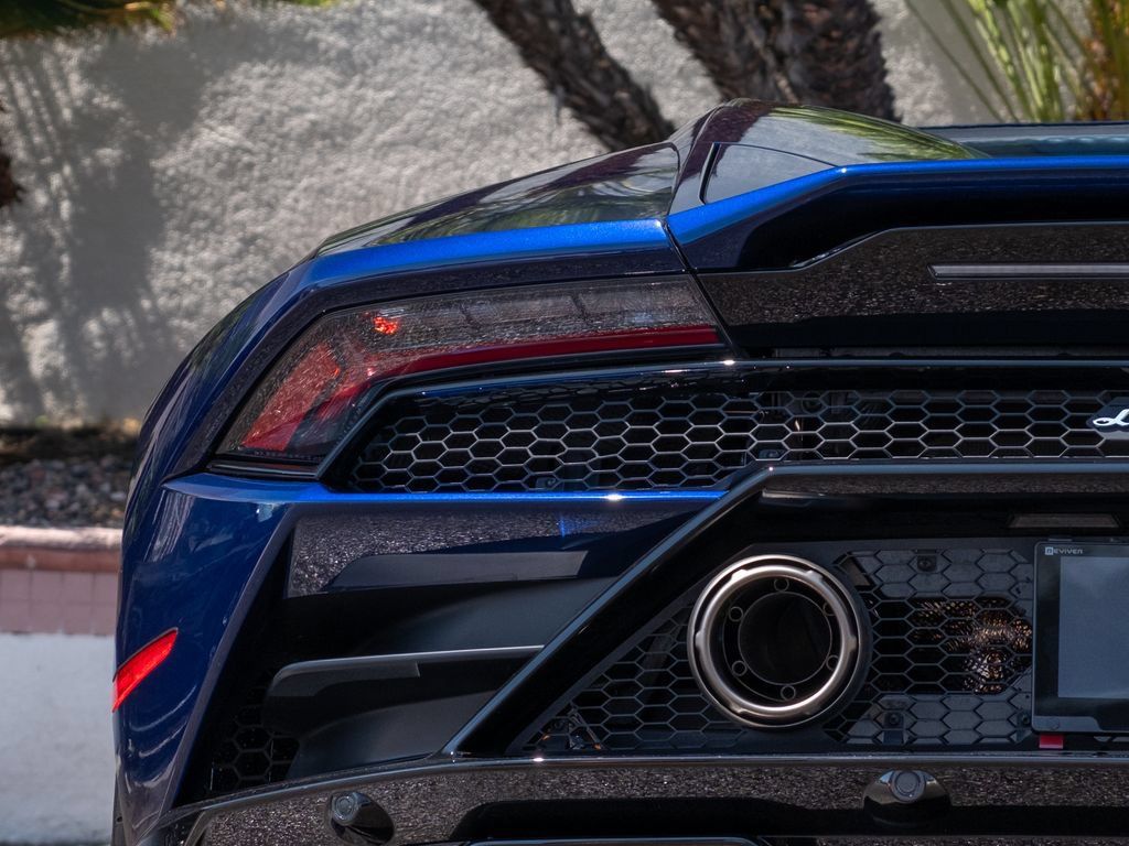 Used 2023 Lamborghini Huracan EVO RWD image 26