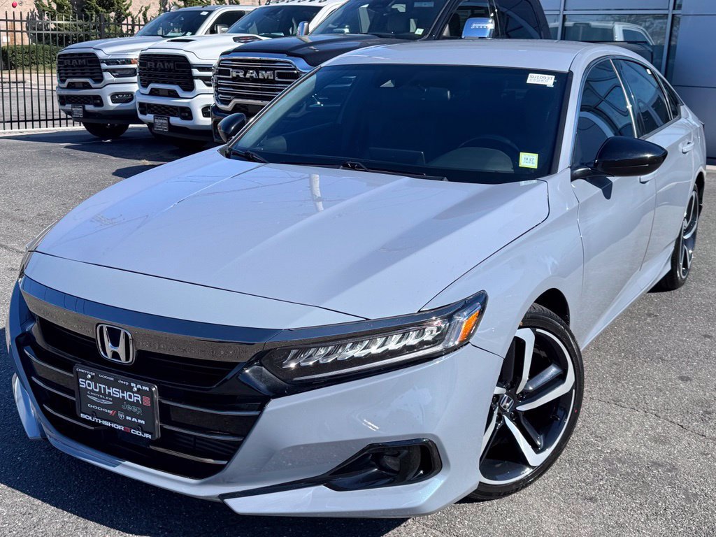 Used 2022 Honda Accord Sport image 3