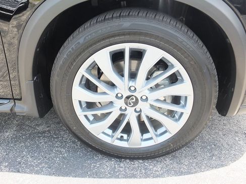 Used 2025 INFINITI QX50 Luxe AWD/4WD image 5