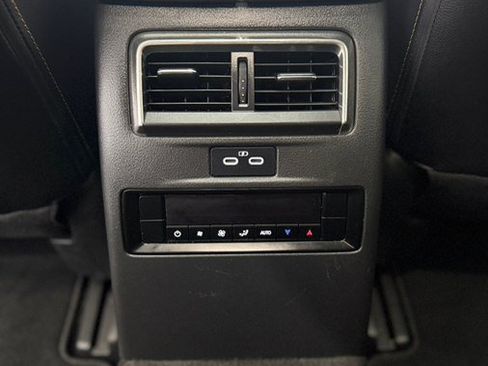Used 2024 MAZDA CX-90 Plug-In Hybrid w/ Preferred AWD/4WD image 29