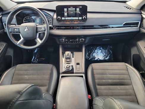 Used 2024 Mitsubishi Outlander SE image 12