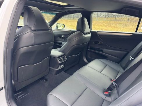 Certified 2025 Lexus ES 350 F Sport image 27