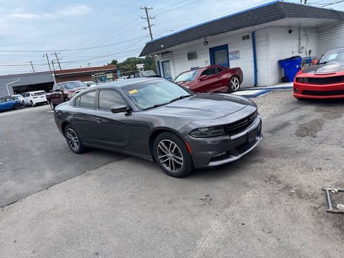 Used 2019 Dodge Charger SXT AWD/4WD image 2