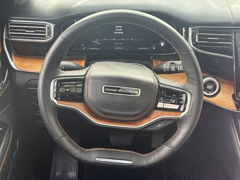 Used 2023 Jeep Grand Wagoneer Series III AWD/4WD image 26