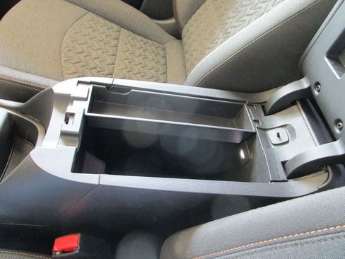 Used 2023 Chevrolet Equinox LT w/ LPO, Floor Liner Package FWD image 40