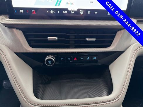 Used 2026 Ford Explorer Active w/ Active Comfort Package image 5